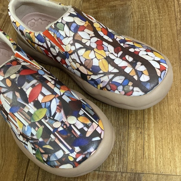 Unbranded unisex colorful tree/leaf print loafers
Size 8 men’s, 9.5 women’s - Picture 5 of 10